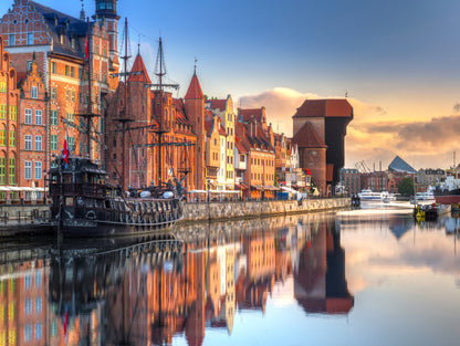 Obraz Wieloczęściowy Gdańsk Motława – wschód słońca, krajobraz do wnętrz nowoczesnych, skandynawskich. 200x150
