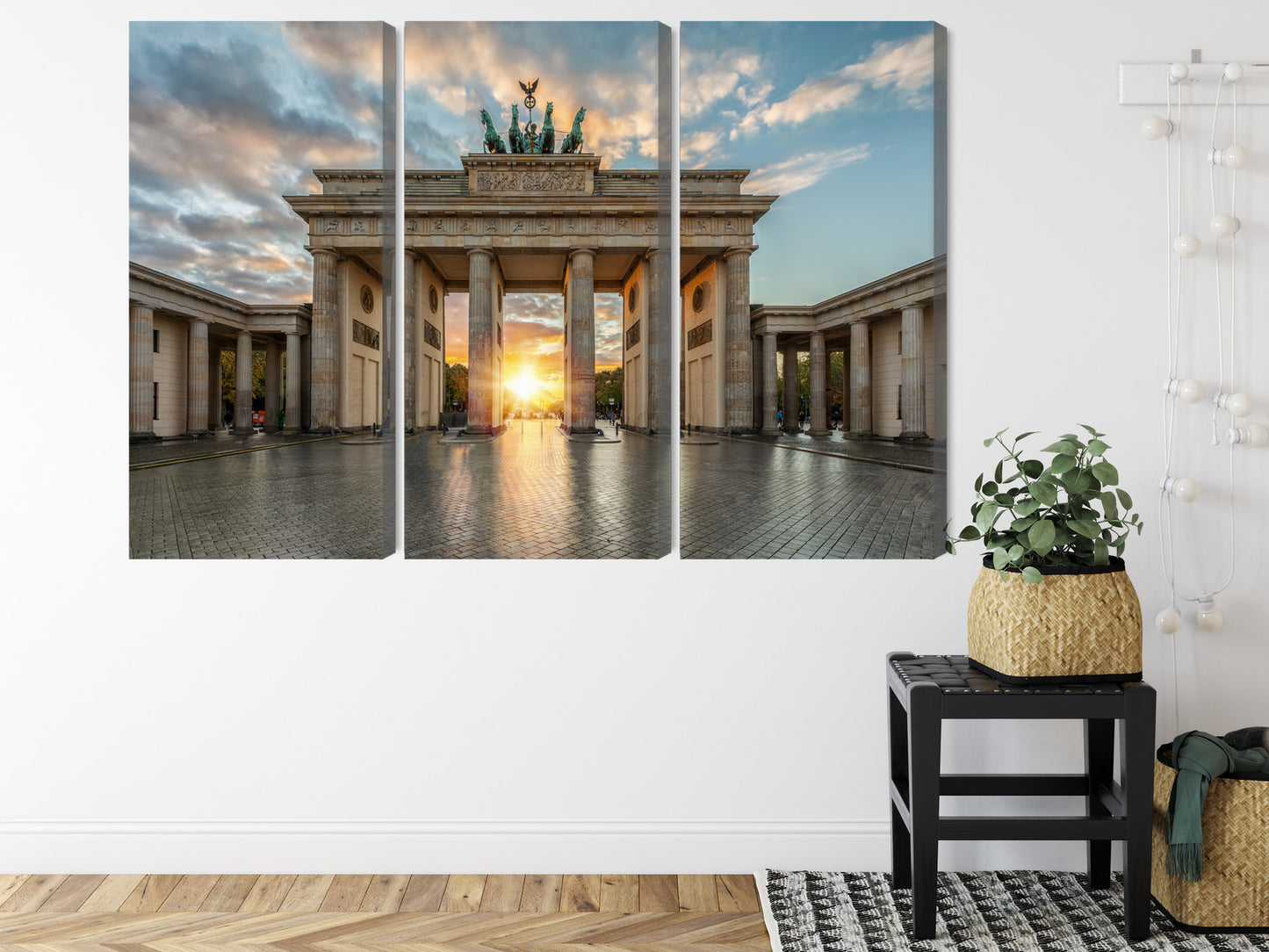 Obraz Wieloczęściowy Brama Brandenburska – majestatyczna panorama do wnętrz klasycznych i nowoczesnych – widok 7