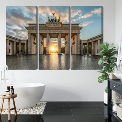 Obraz Wieloczęściowy Brama Brandenburska – majestatyczna panorama do wnętrz klasycznych i nowoczesnych – widok 4