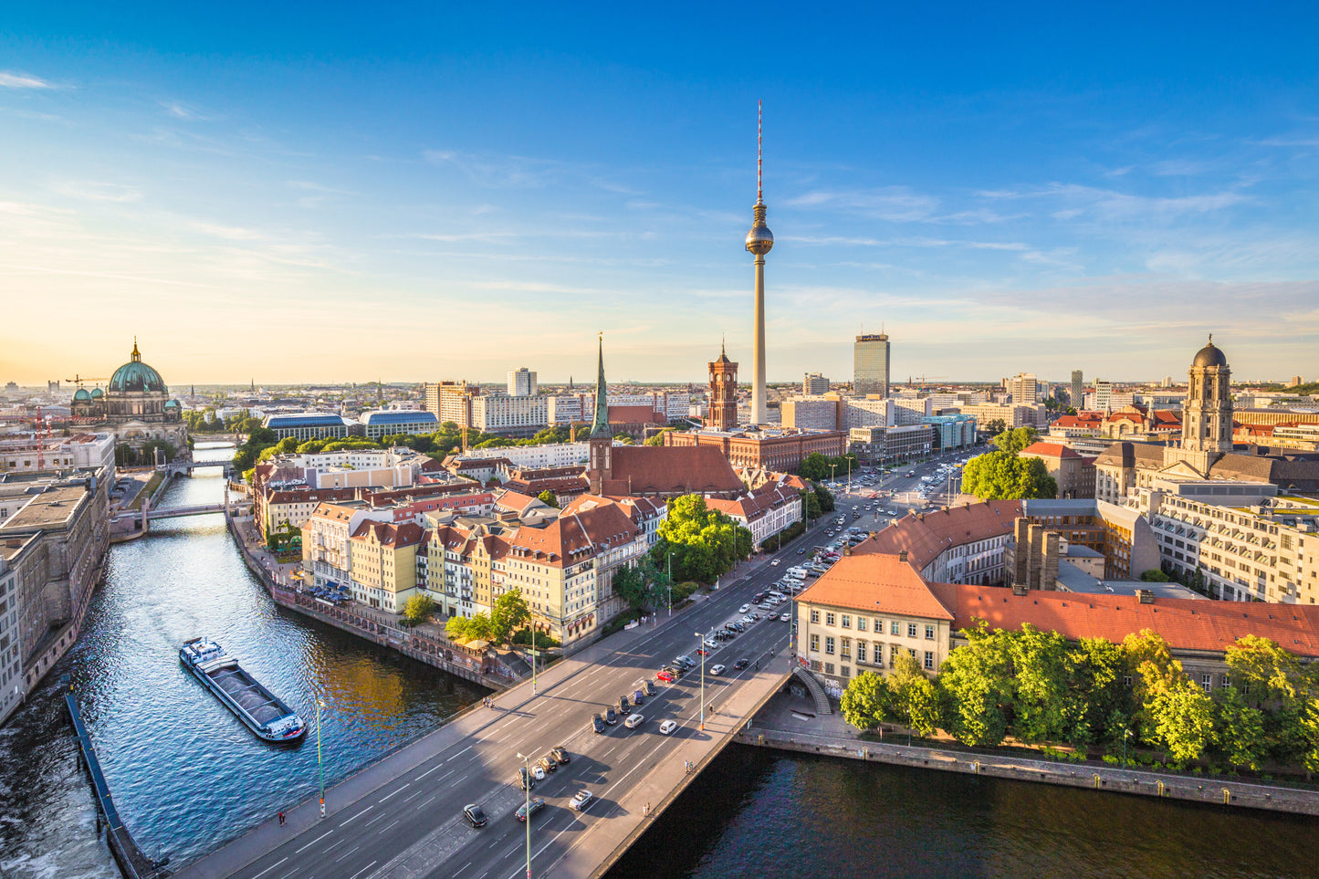 Obraz Wieloczęściowy Rzeka Sprewa i Berlin – miejska panorama do wnętrz nowoczesnych i industrialnych 180x120