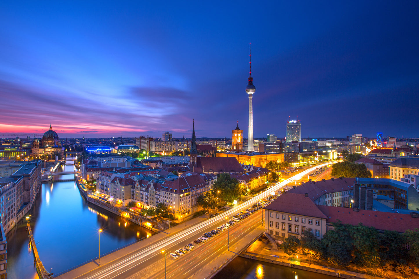 Obraz Wieloczęściowy Panorama Berlina – zachód słońca do wnętrz nowoczesnych, loft i eleganckich 180x120