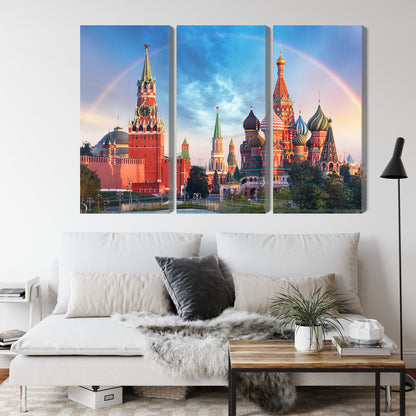 Obraz Wieloczęściowy Panorama Kremla – ikoniczny widok do wnętrz klasycznych, eklektycznych i nowoczesnych – widok 3