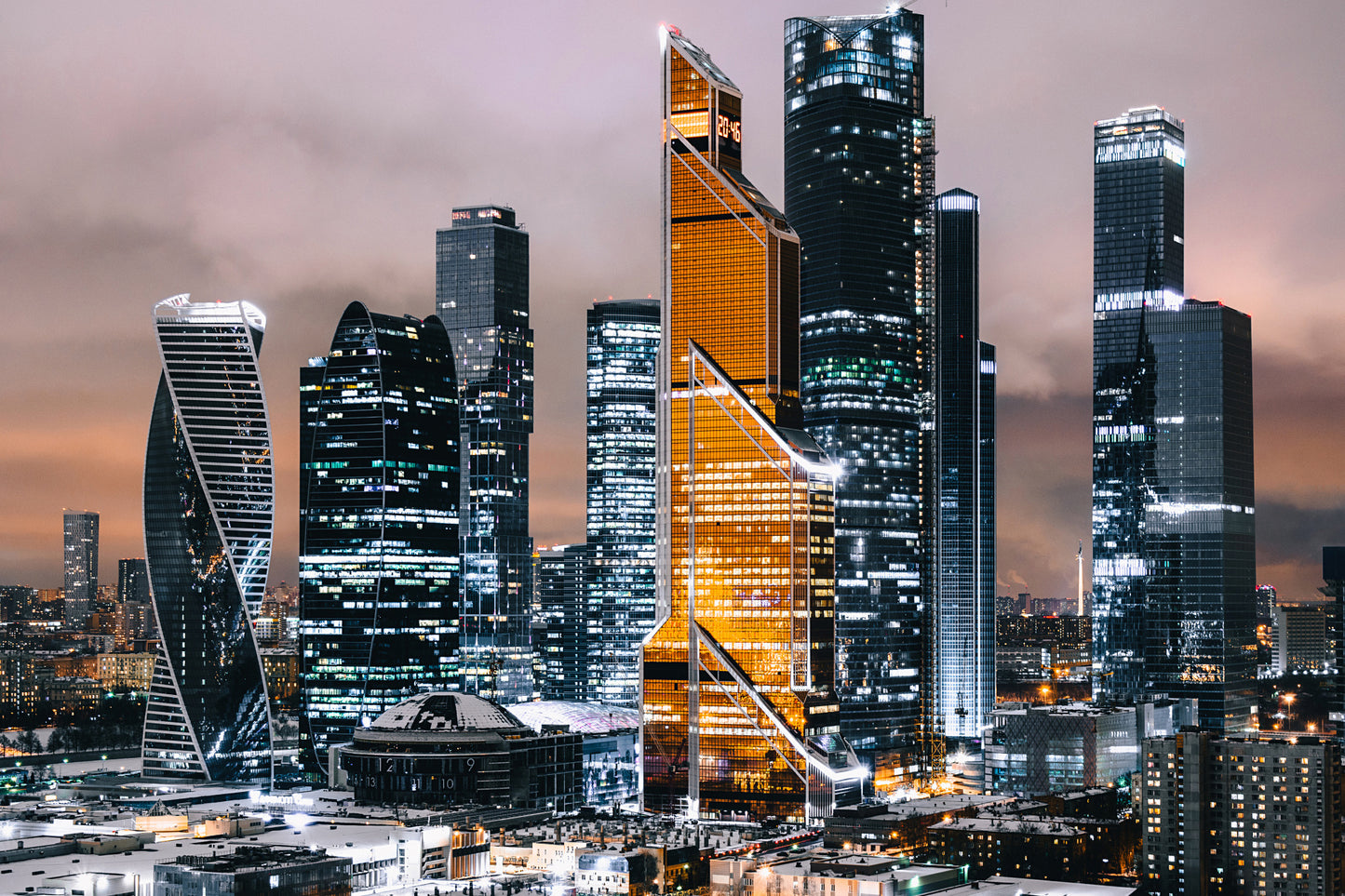 Obraz Wieloczęściowy Panorama Moskwy – miejski pejzaż do wnętrz nowoczesnych, industrialnych i loftowych 180x120