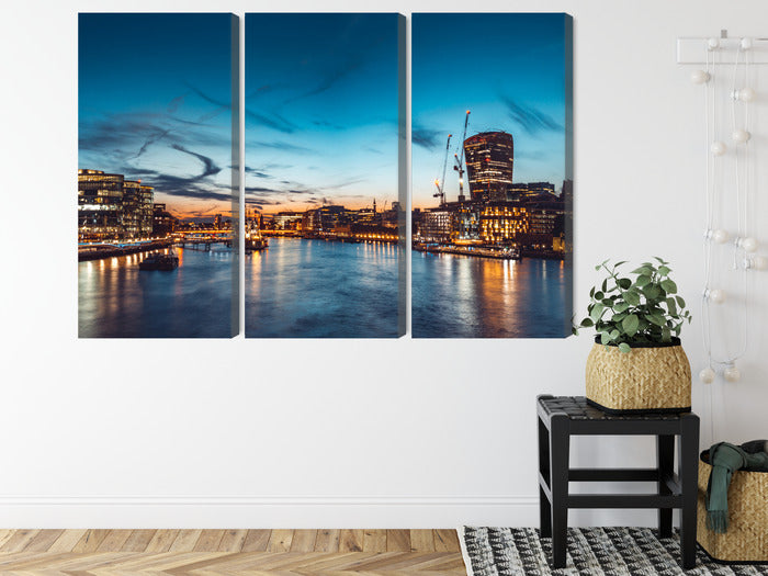 Obraz Wieloczęściowy Panorama Tamizy – elegancki widok miejski do wnętrz nowoczesnych, industrialnych i loftowych – widok 7