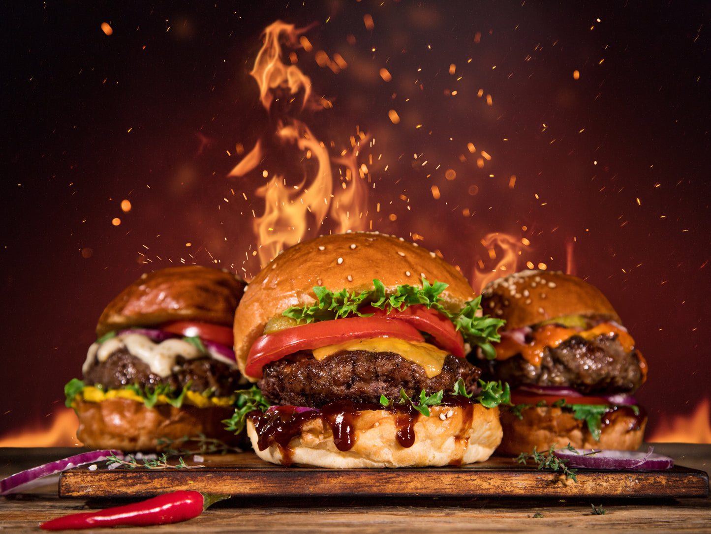 Obraz Wieloczęściowy Smaczne Hamburgery – apetyczna grafika do wnętrz nowoczesnych, loftowych i gastronomicznych 200x150