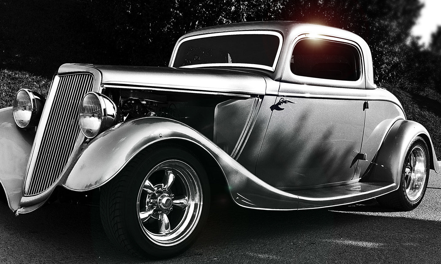 Obraz Wieloczęściowy Samochód Hot Rod – dynamiczna grafika retro do wnętrz industrialnych, loftowych i męskich 250x150