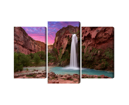 Obraz Wieloczęściowy Wodospady Havasupai – natura i ruch do wnętrz boho i eko – 3 części (środkowa wyższa) (60x40–180x120 cm) – układ paneli