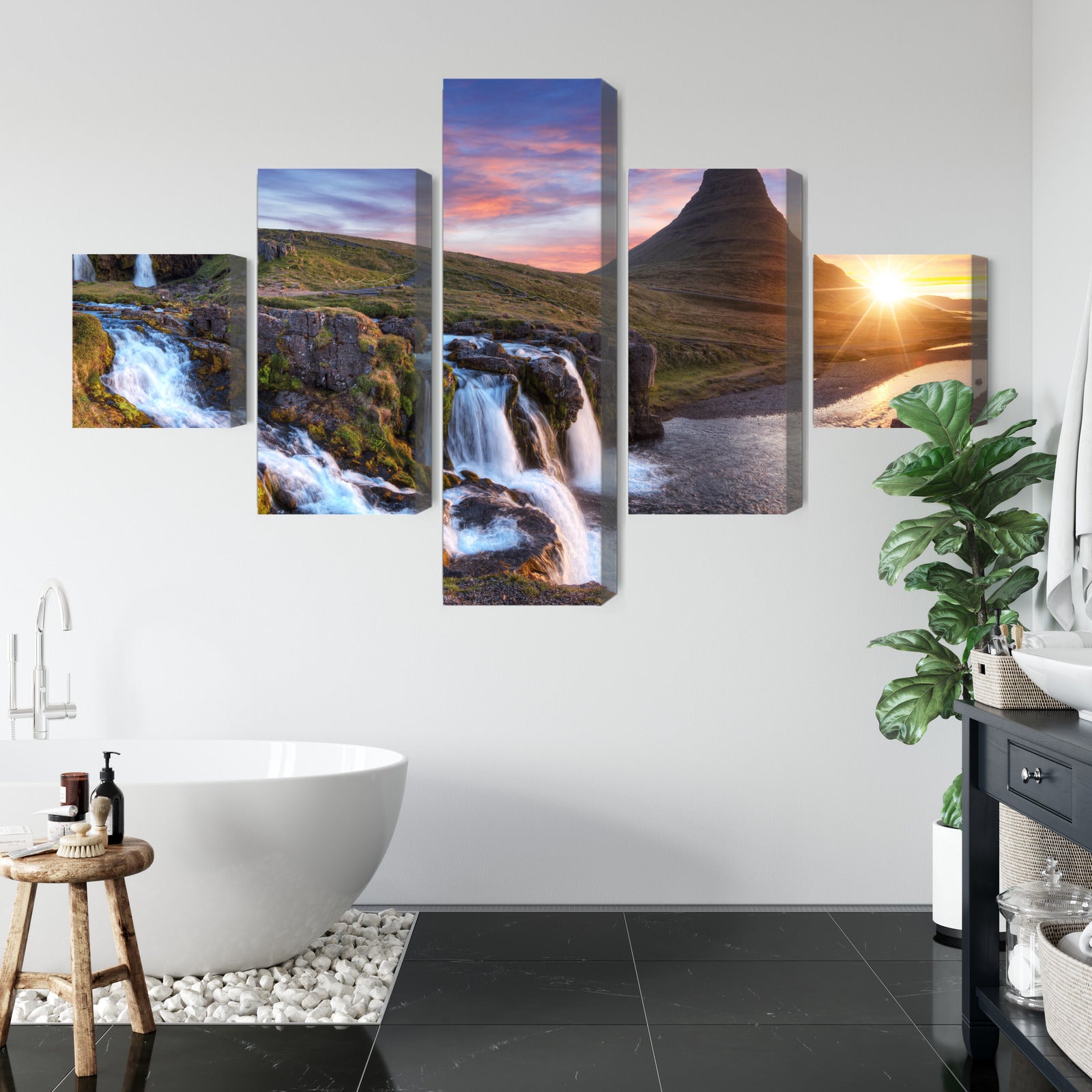 Obraz Wieloczęściowy Góra Kirkjufell z Wodospadami – Islandzki Krajobraz do wnętrz Skandynawskich – widok 4