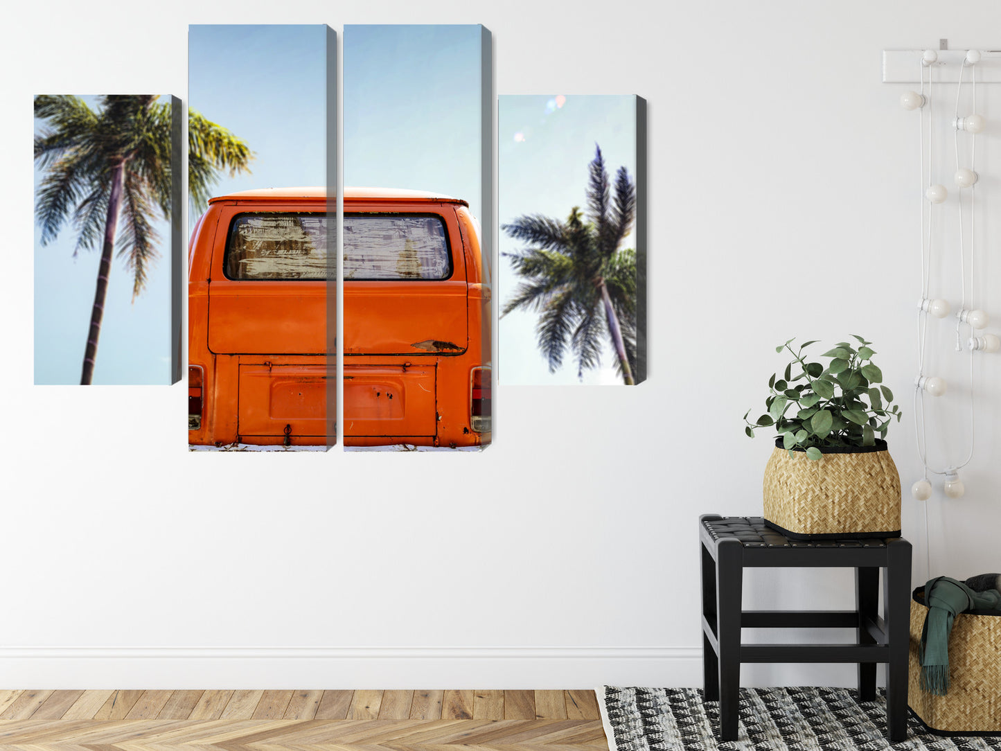 Obraz Wieloczęściowy Retro Samochód z Palmami – słoneczna podróż do wnętrz boho i mid-century – widok 7