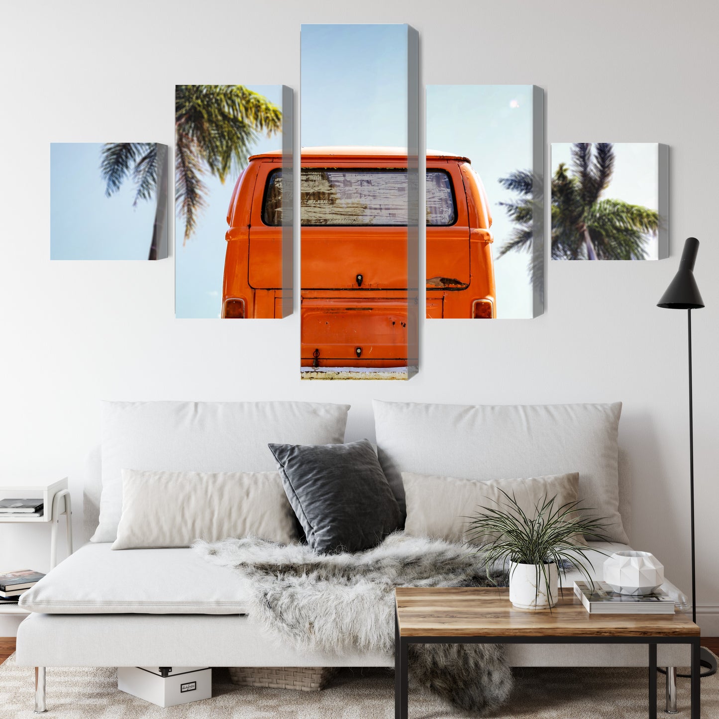 Obraz Wieloczęściowy Retro Auto Palmy – Słoneczny klimat do wnętrz Boho, Vintage i Eklektycznych – widok 3