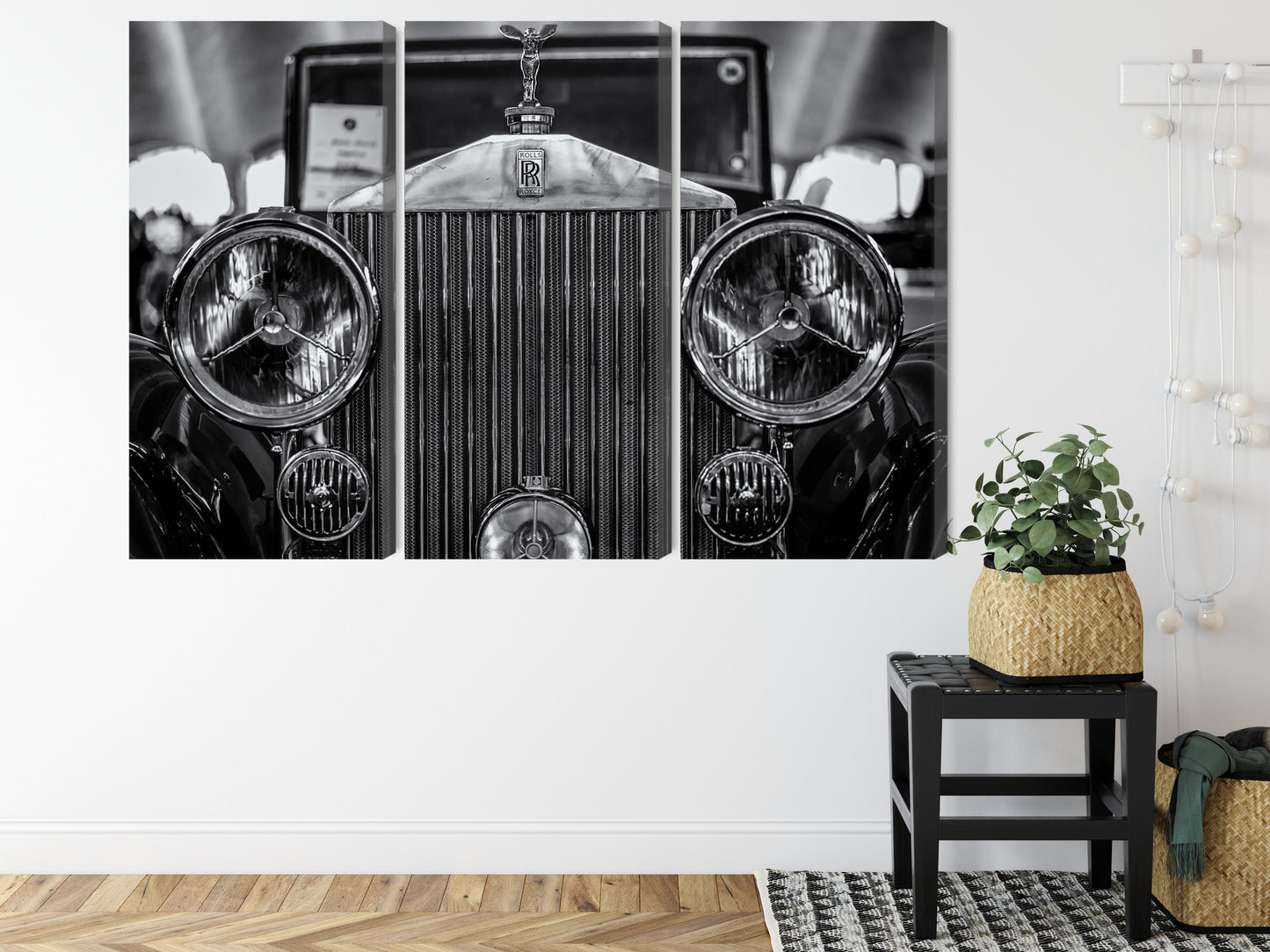 Obraz Wieloczęściowy Rolls Royce Z Bliska – Luksusowa Elegancja do wnętrz Nowoczesnych, Glamour i Męskich – widok 7