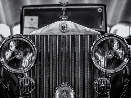 Obraz Wieloczęściowy Rolls Royce Z Bliska – elegancki akcent motoryzacyjny do wnętrz nowoczesnych i industrialnych 200x150