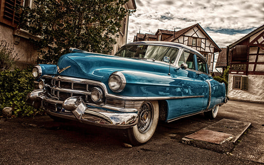 Obraz Wieloczęściowy Niebieski Cadillac Eldorado 1953 – ikona motoryzacji do wnętrz retro, nowoczesnych i industrialnych 240x150