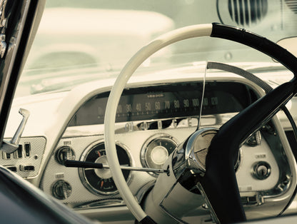 Obraz Wieloczęściowy Wnętrze Amerykańskiego Klasyka – retro elegancja do wnętrz industrialnych, vintage i nowoczesnych 200x150