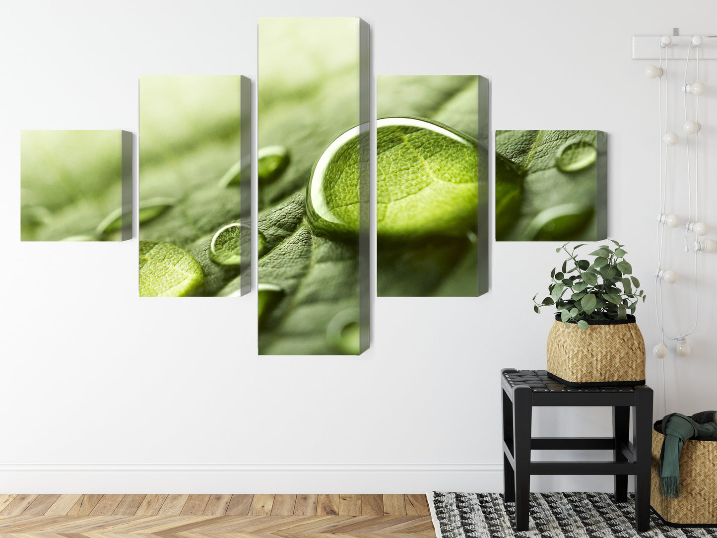 Obraz Wieloczęściowy Krople Wody – świeża makro natura do wnętrz skandynawskich i zen – widok 7