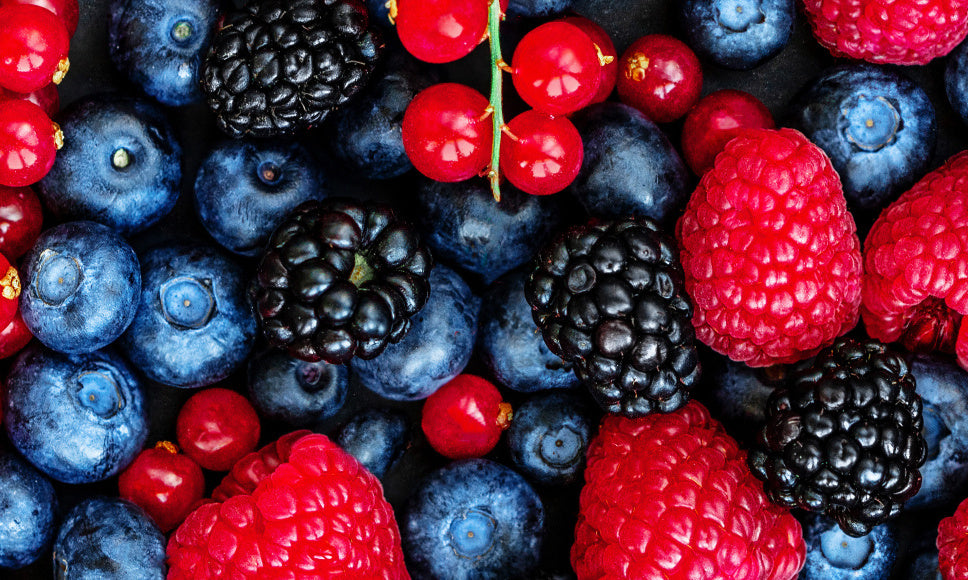 Obraz Wieloczęściowy Owoce Leśne w Makro – nasycona natura do wnętrz nowoczesnych i naturalnych 250x150