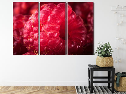 Obraz Wieloczęściowy Maliny Makro – soczysty akcent do wnętrz nowoczesnych, minimalistycznych i botanicznych – widok 7