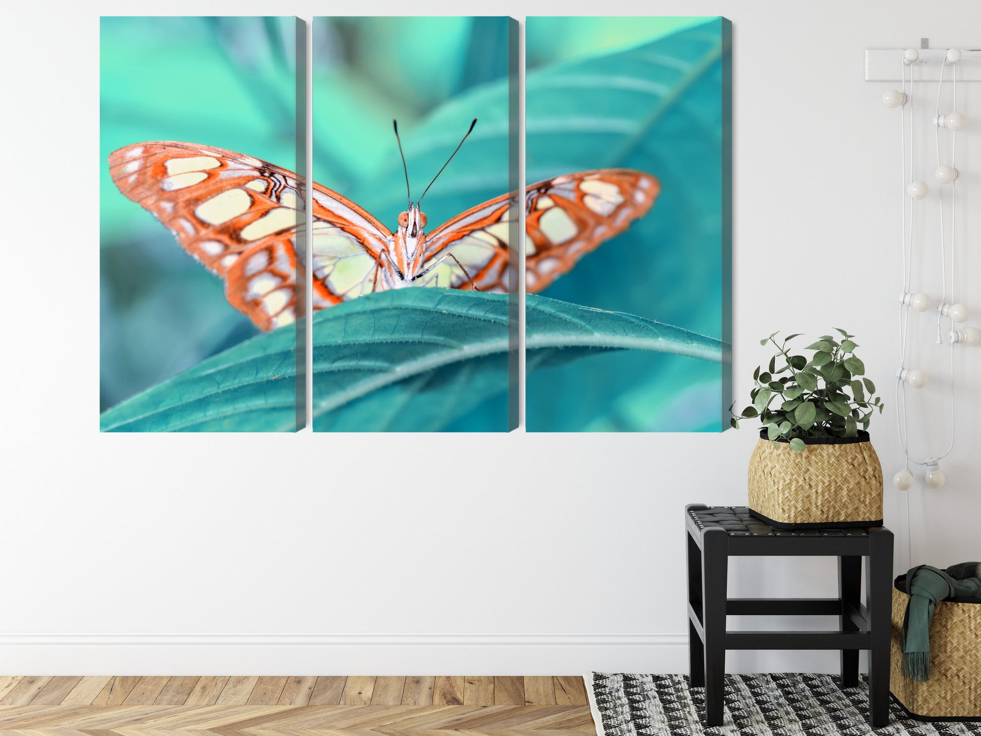 Obraz Wieloczęściowy Motyl na Liściu – botaniczny spokój do wnętrz naturalnych, skandynawskich i eko – widok 7