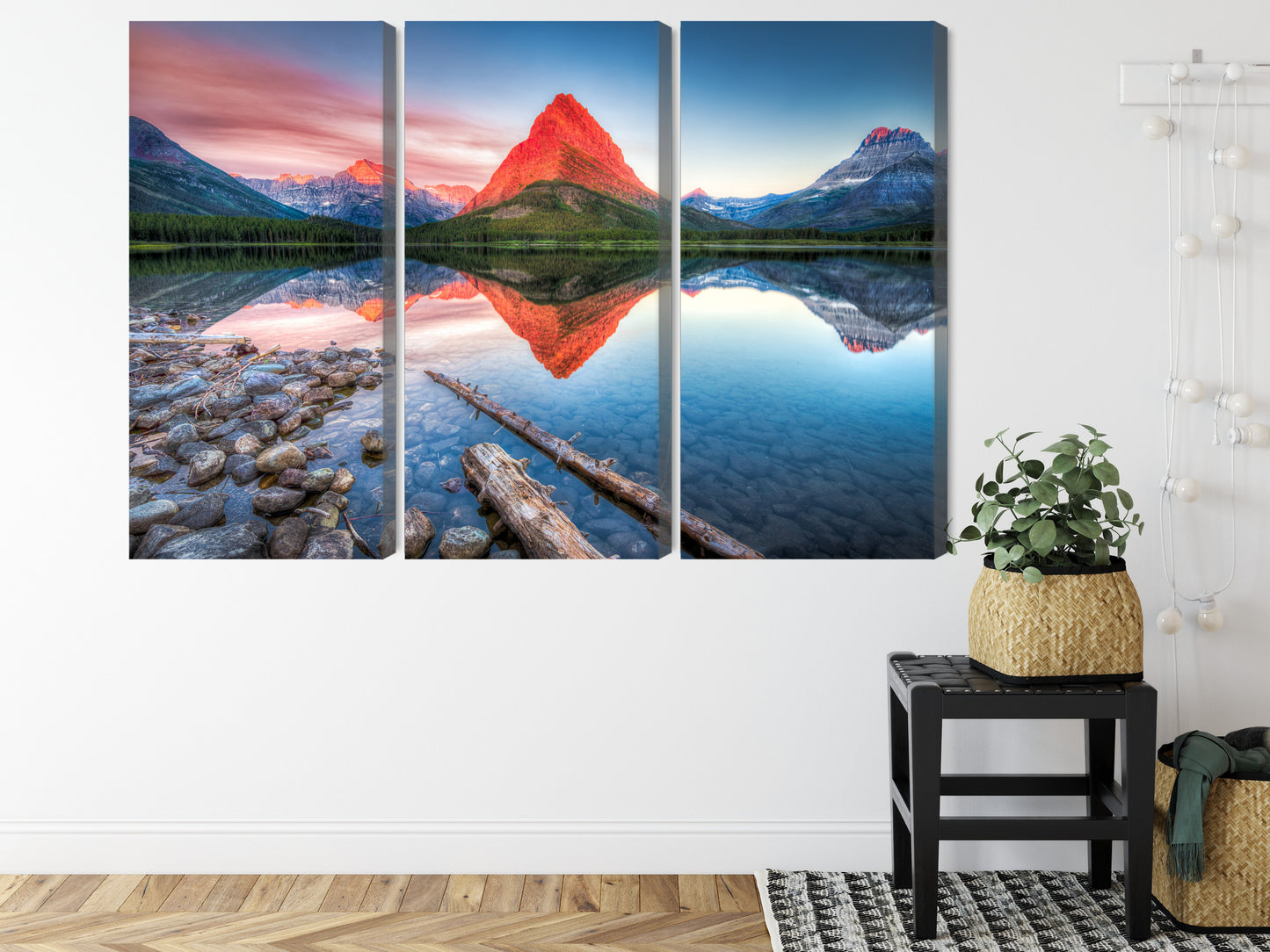 Obraz Wieloczęściowy Jezioro Swiftcurrent Lake – alpejski spokój do wnętrz skandynawskich i naturalnych – widok 7
