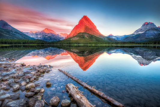 Obraz Wieloczęściowy Jezioro Swiftcurrent Lake – pejzaż spokojny do wnętrz nowoczesnych i minimalistycznych 180x120