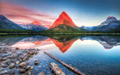 Obraz Wieloczęściowy Jezioro Swiftcurrent Lake – harmonia natury do wnętrz modern classic i japandi 240x150