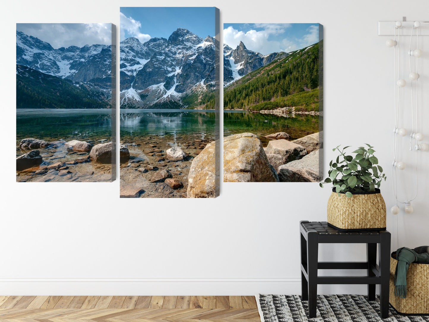 Obraz Wieloczęściowy Morskie Oko w Tatrach – górska panorama do wnętrz rustykalnych i nowoczesnych – widok 7