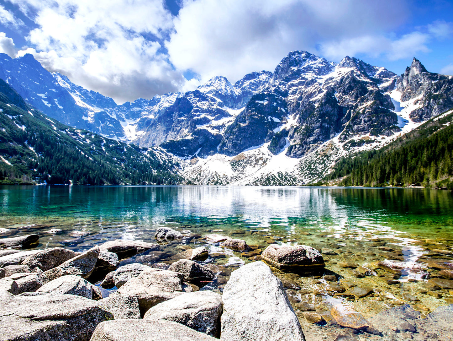 Obraz Wieloczęściowy Jezioro Morskie Oko – górski pejzaż do wnętrz skandynawskich i nowoczesnych 200x150
