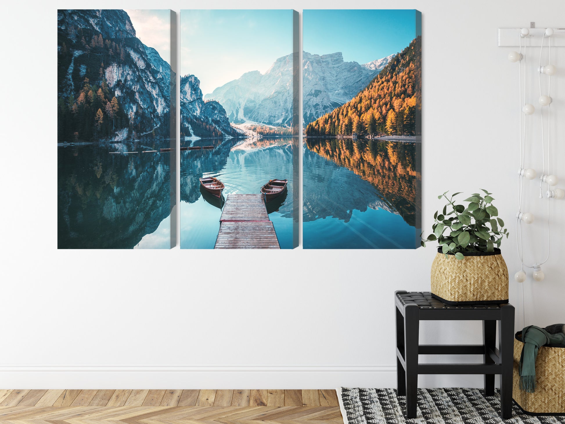 Obraz Wieloczęściowy Jezioro Braies 3D – krajobraz alpejski do wnętrz naturalnych i minimalistycznych – widok 7