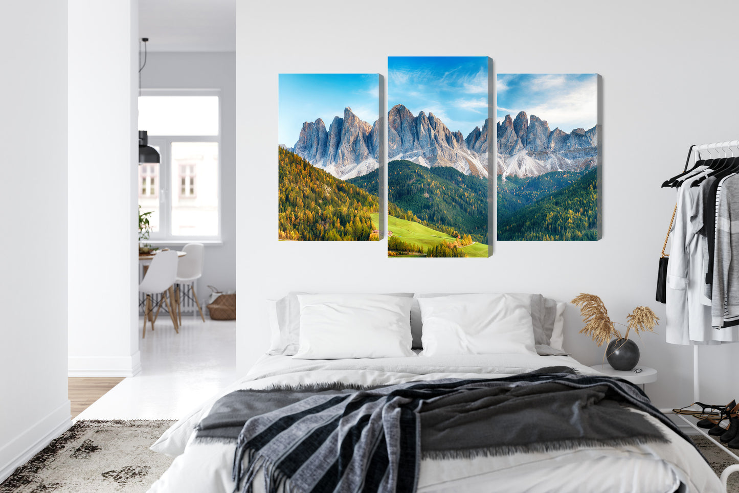 Obraz Wieloczęściowy Pasmo Górskie Dolomity – Alpejski Majestat do wnętrz nowoczesnych i skandynawskich – widok 6