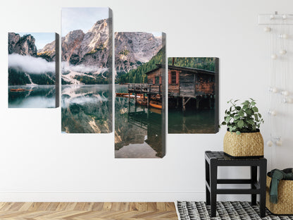 Obraz Wieloczęściowy Domek nad Jeziorem Braies – pejzaż relaksujący do wnętrz boho i rustykalnych – widok 7