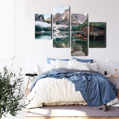 Obraz Wieloczęściowy Domek nad Jeziorem Braies – pejzaż relaksujący do wnętrz boho i rustykalnych – widok 2
