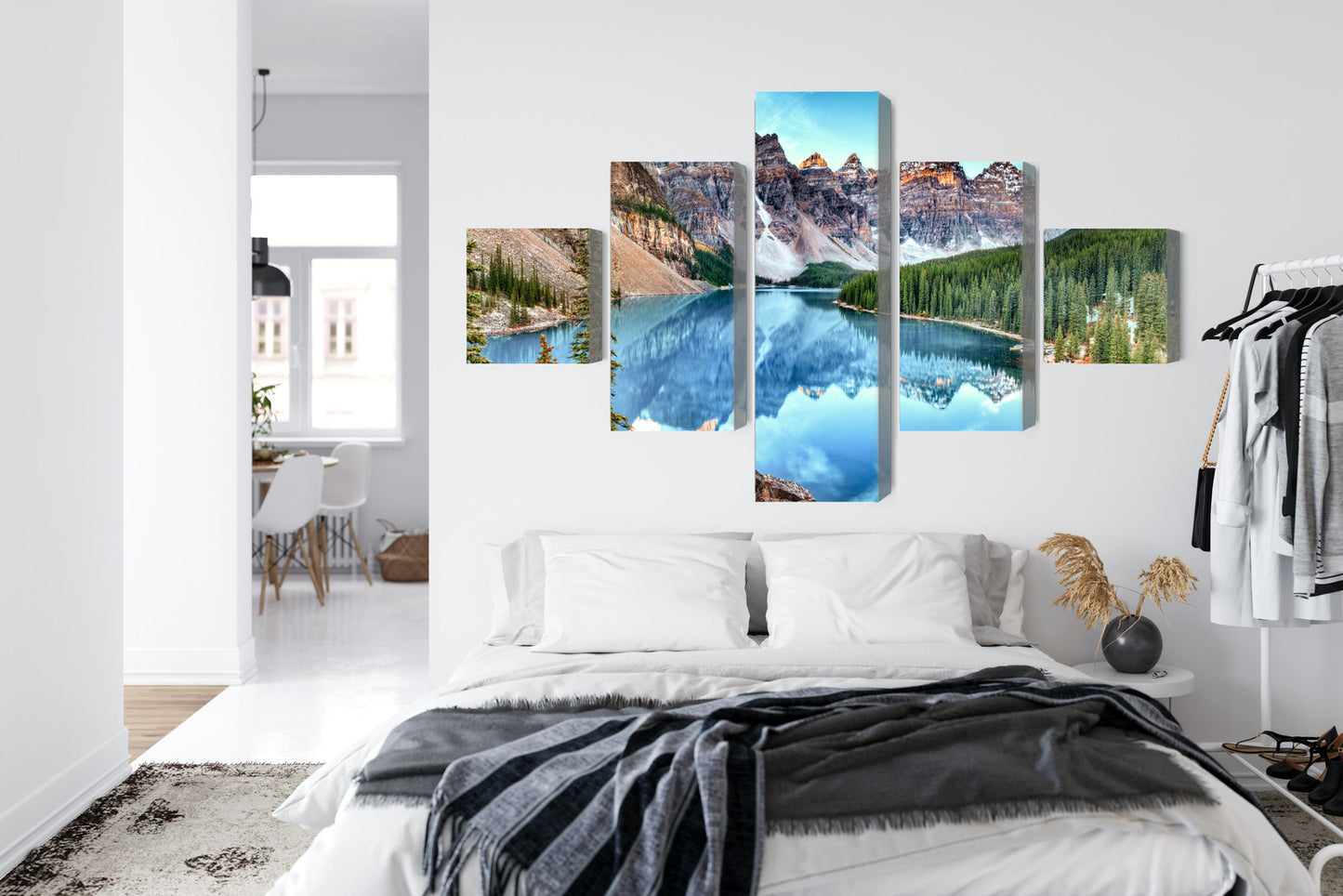 Obraz Wieloczęściowy Jezioro Moraine – pejzaż górski do wnętrz minimalistycznych i modern rustic – widok 6
