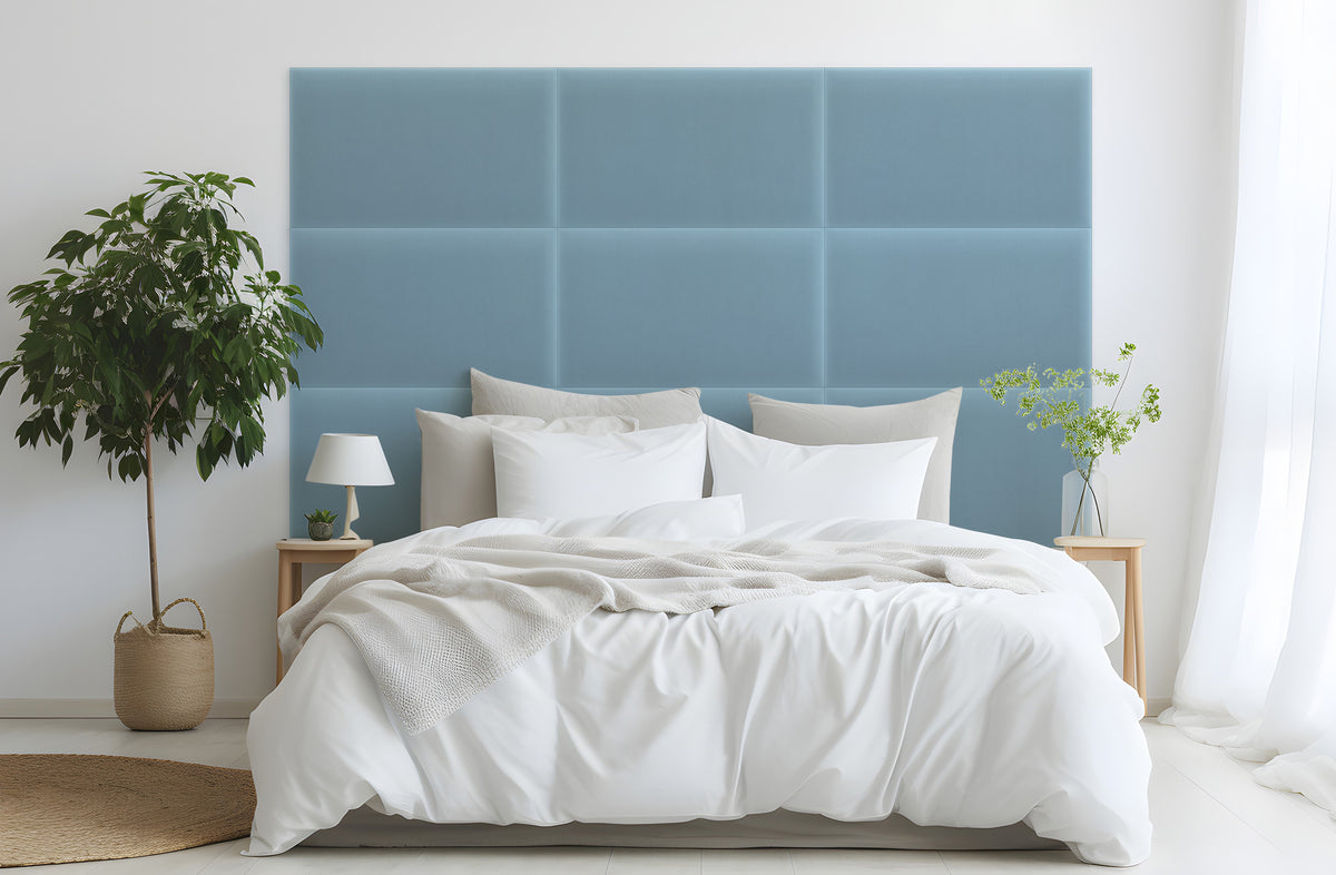 błękitny panel tapicerowany prostokąt 50x15 cm - aranżacja ściany w sypialni, tkanina Magic Velvet